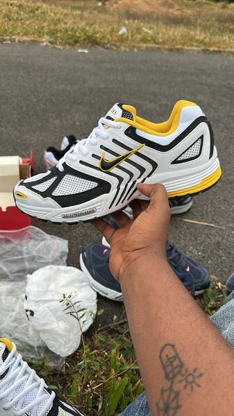 Baskets de course jaunes