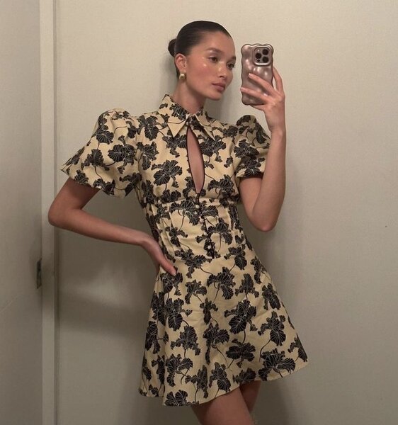 Robe à fleurs élégante