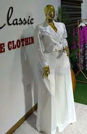 Tailleur blanc élégant