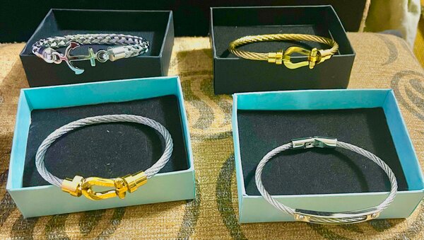 Bracelets élégants en acier inoxydable