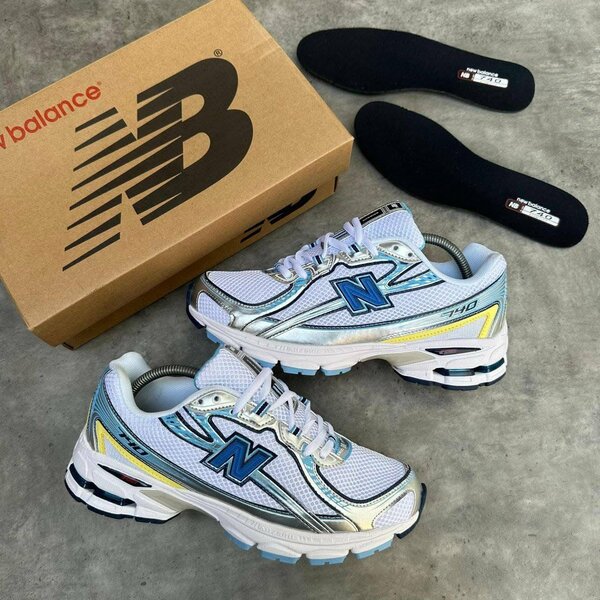 NEW BALANCE 740