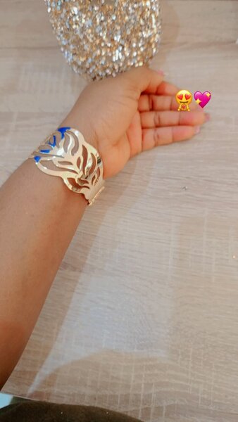 Bracelet doré papillon élégant