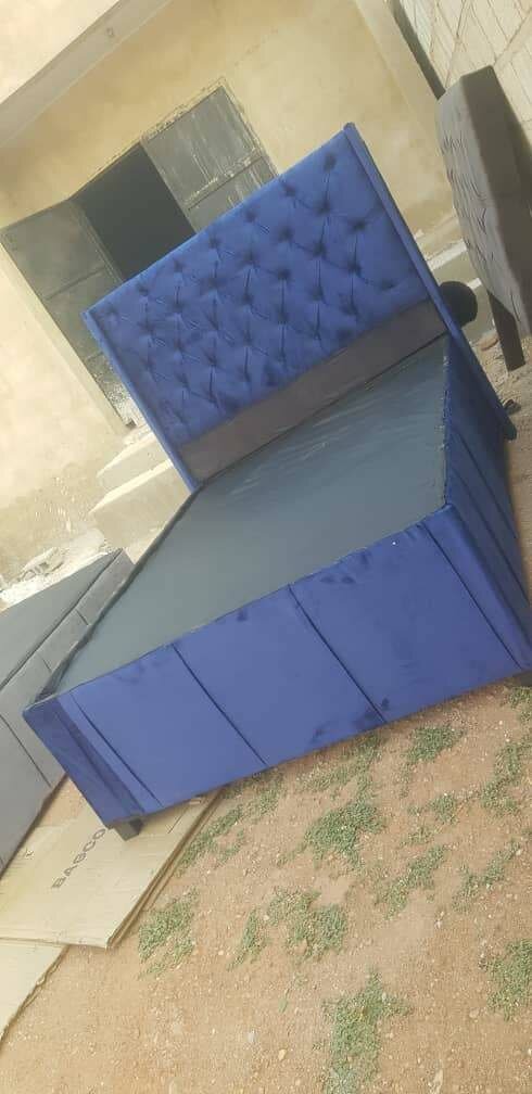 King size bed and headboard 3000