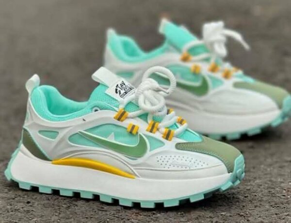 Baskets de sport modernes