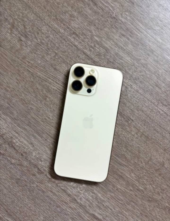 iPhone Pro Max Doré