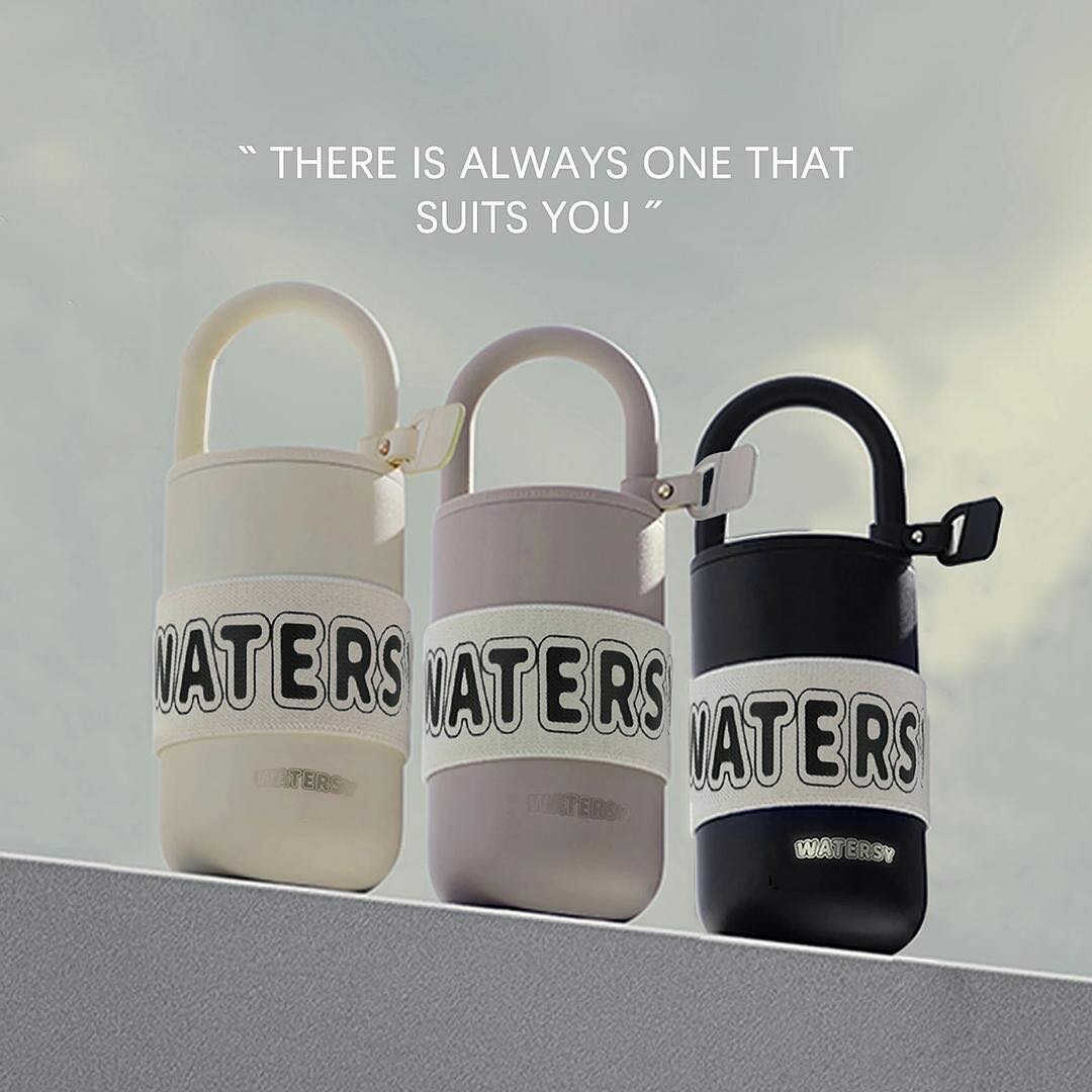 Gourde à bandoulière chic