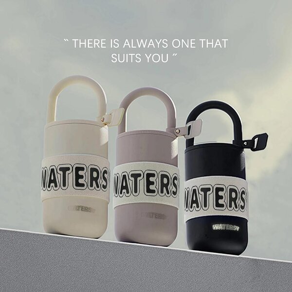 Gourde à bandoulière chic