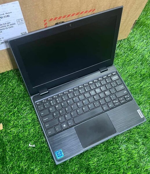 PC portable Lenovo 100E
