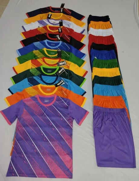 Ensemble sportif coloré