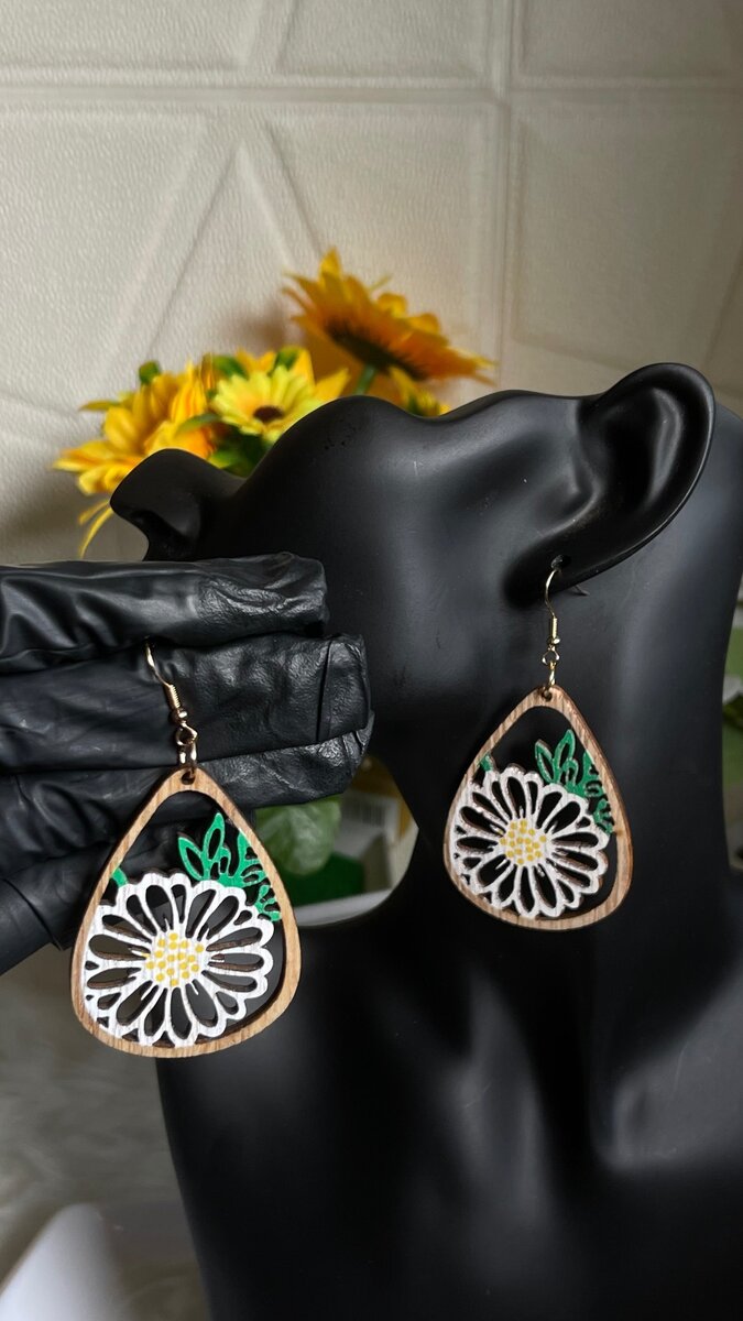 Statement earring