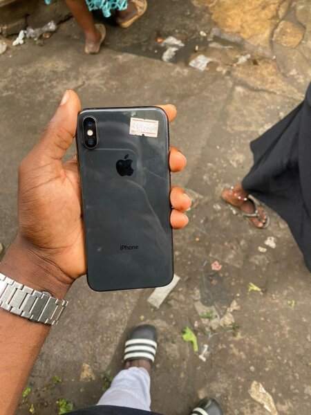 iPhone X 64go quasi neuf