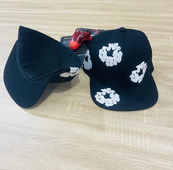 Chrome Hearts snapback & round cap