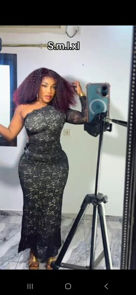 Robe longue en dentelle élégante