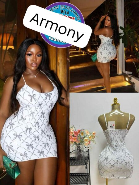 Robe blanche moulante élégante