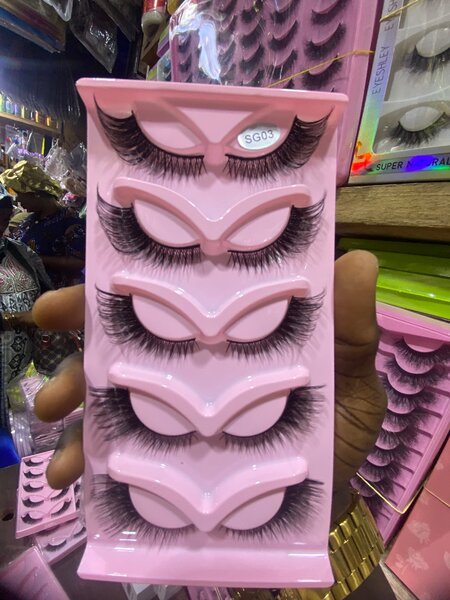 Faux cils yeux de biches