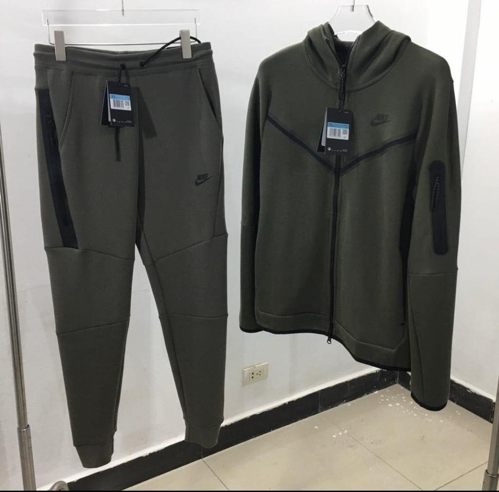 Nike tech fleece