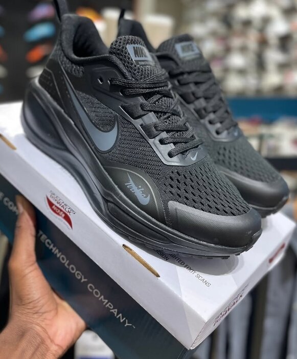  Nike Runners sneakers black