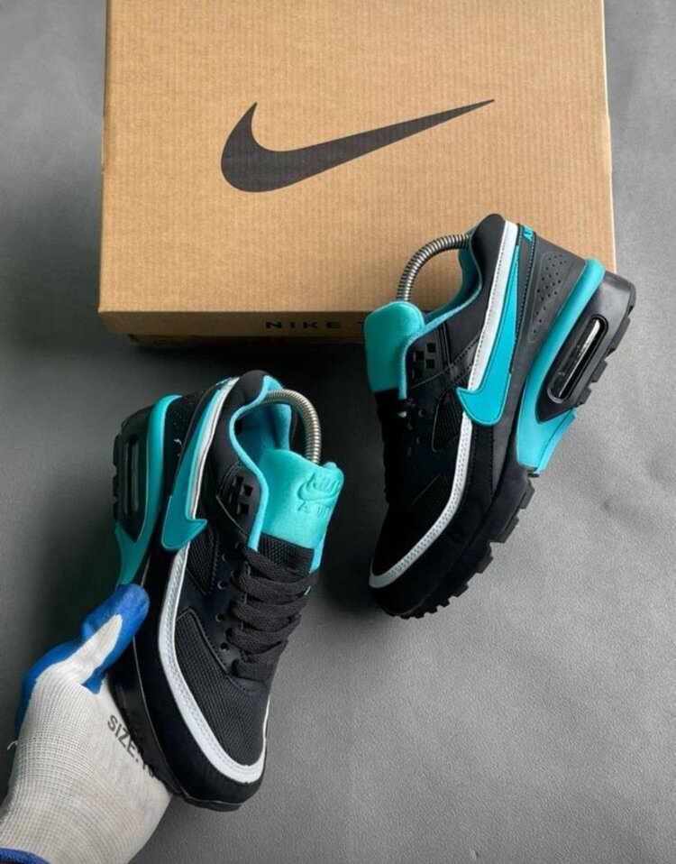 NIKE AIR MAX