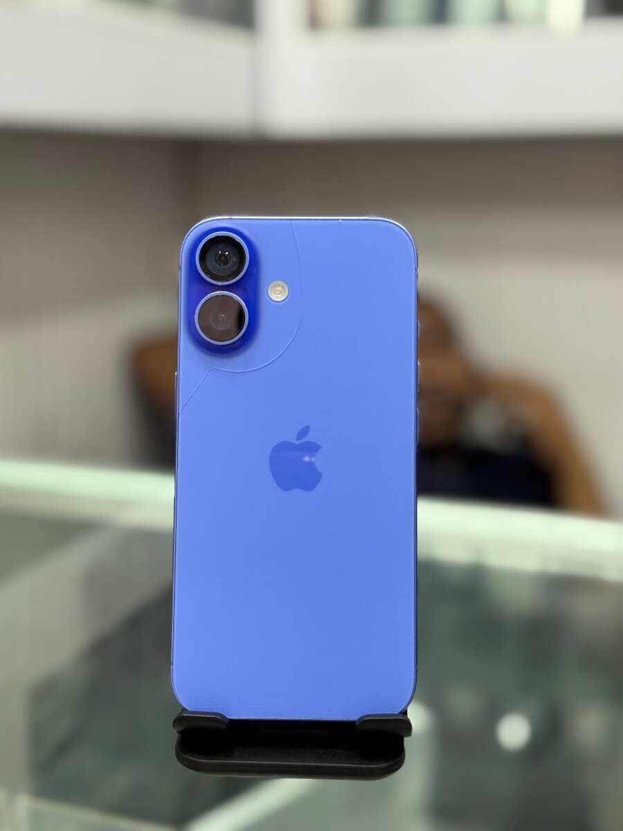 iPhone 16simple avec carton