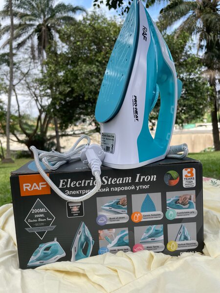 Fer à Repasser Vapeur RAF