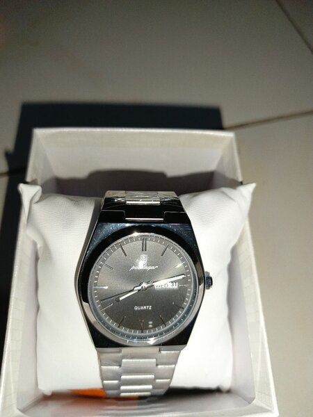 Montre quartz élégante homme