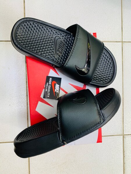 Nike Benassi k159