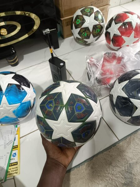 Ballons de football résistants