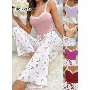 Pyjama fleuri en dentelle