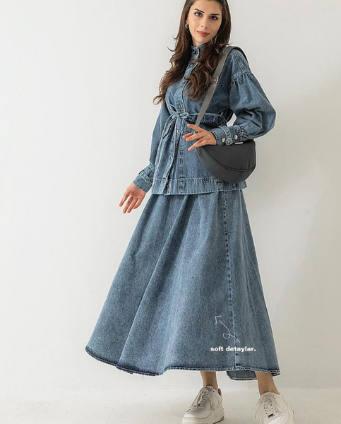 Джинсовый костюм с юбкой  