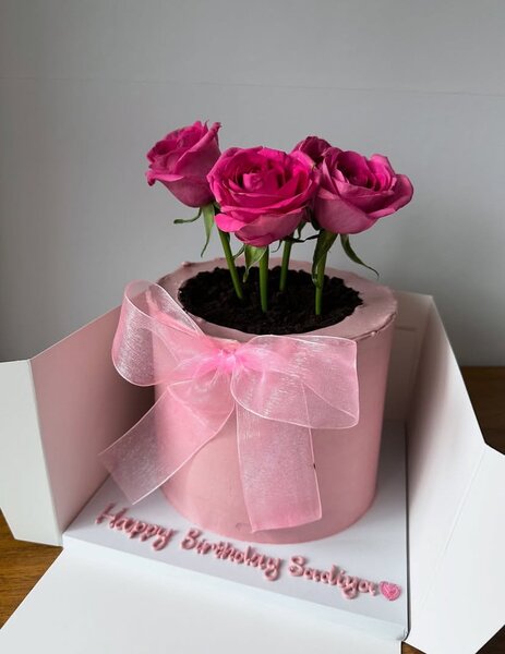 Pink Rose Bouquet Cake