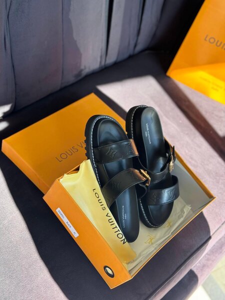 BOXED LV Slippers