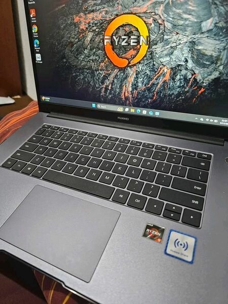 Huawei mate book d15