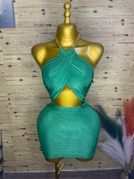 Robe moulante verte élégante