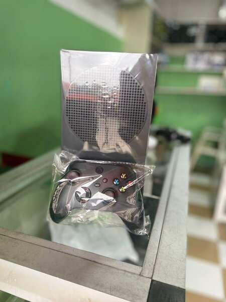 Xbox série s couleur noir 1TB