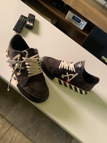 off white vulcanized low black