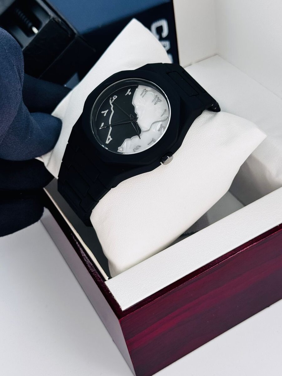 Montre Noire Minimaliste