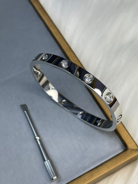 Bracelet en acier diamanté