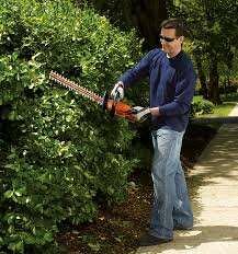 Black & Decker Lithuim Powered Hedge Trimmer