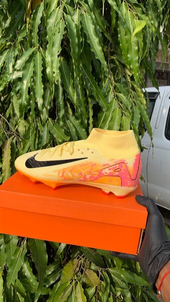 NIKE MERCURIAL SUPERFLY