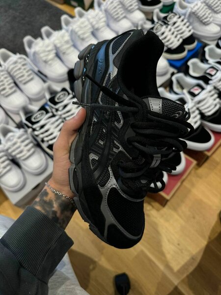 Chaussures Noires Asics Homme