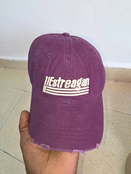 Casquette violette tendance