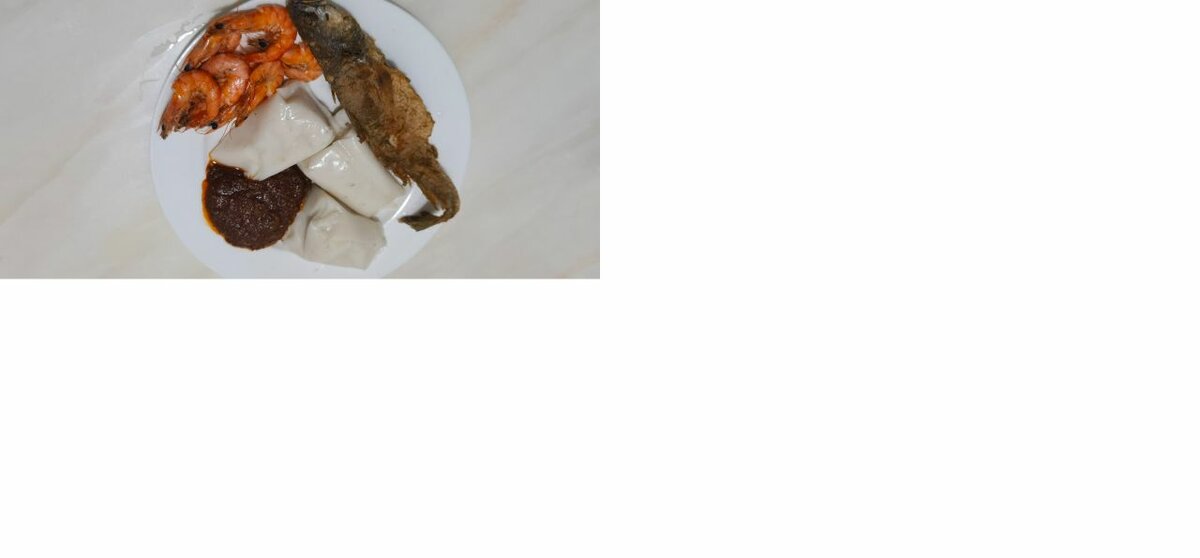 Akassa au poisson et crevettes