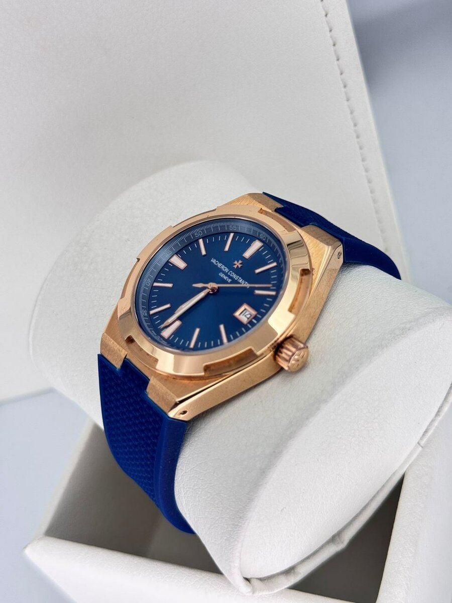 Montre de luxe en acier