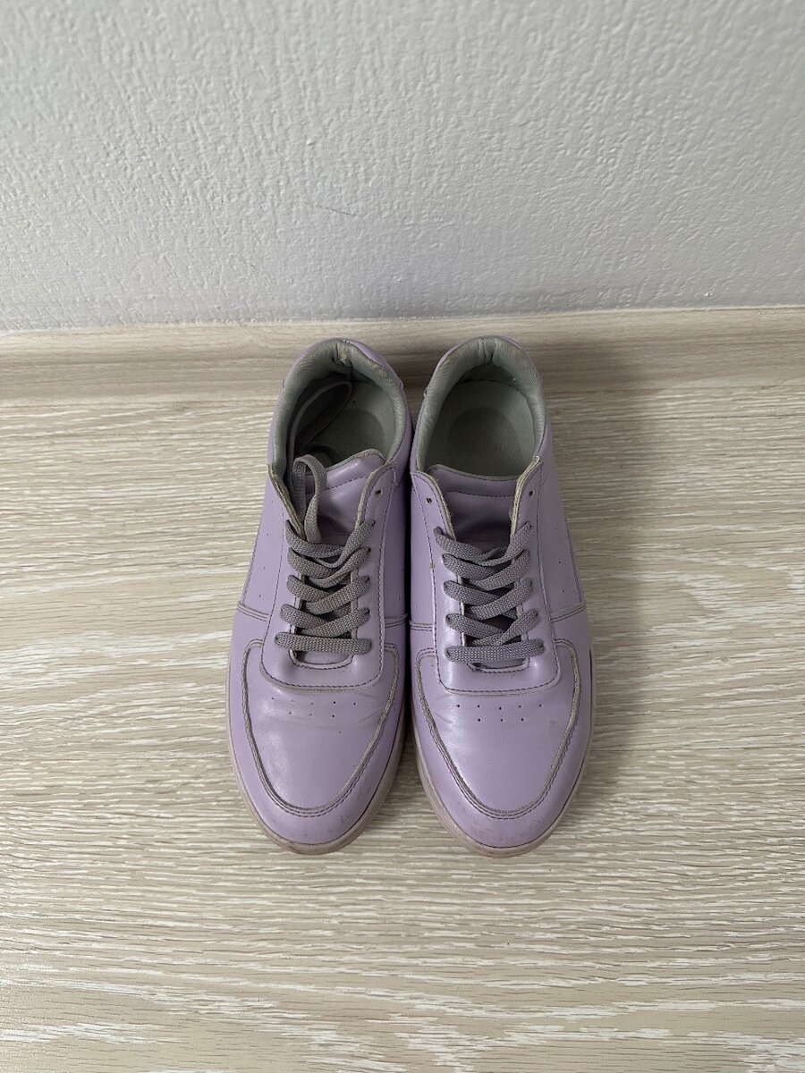 Сиреневые кеды