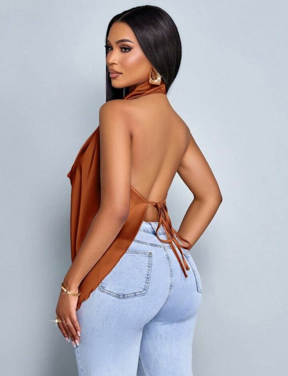 Top satiné dos nu élégant