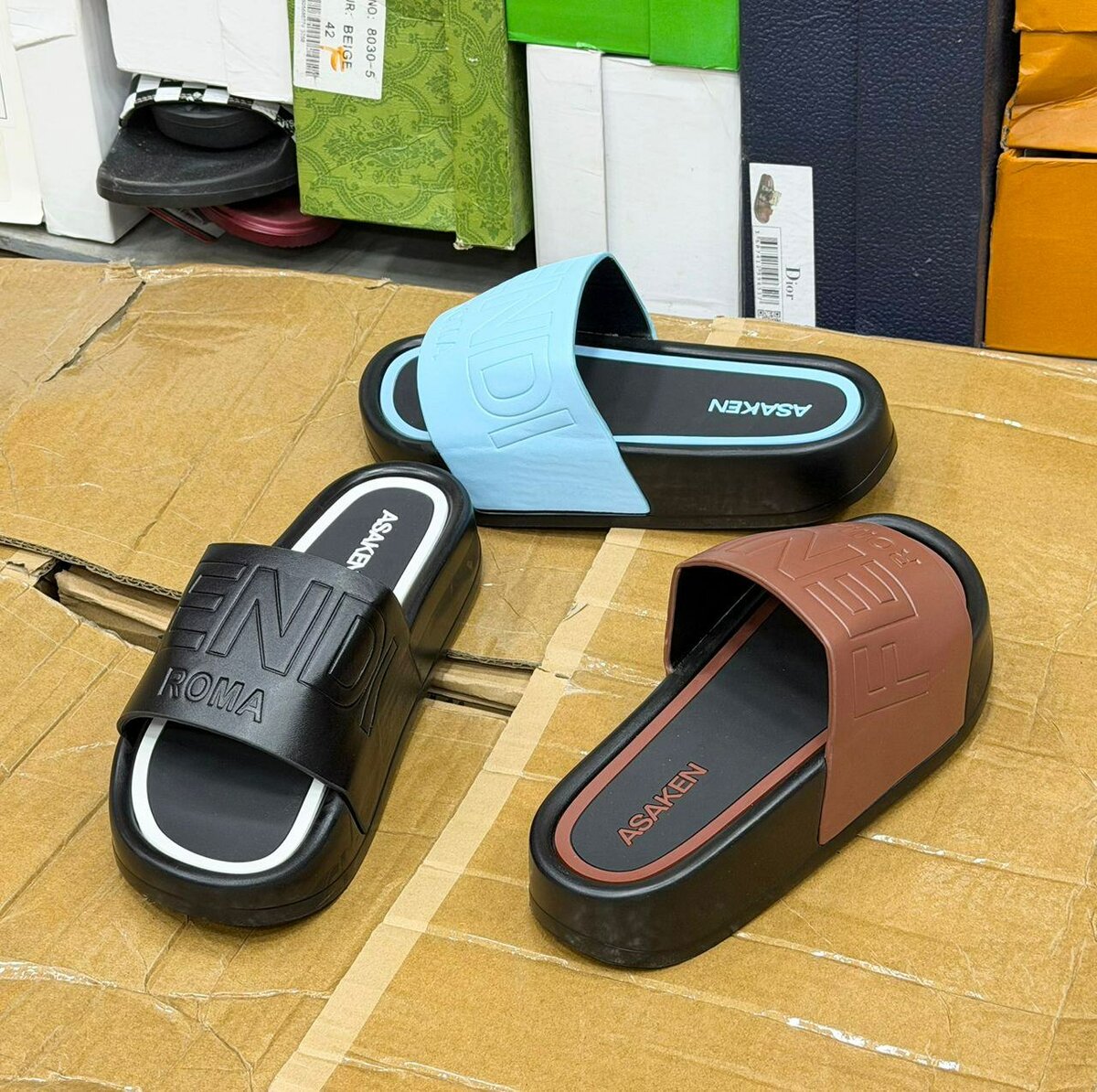 Sandales de plage colorées