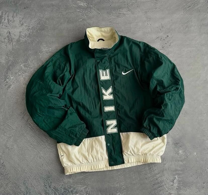 Ветровка Nike