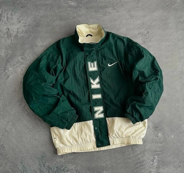 Ветровка Nike