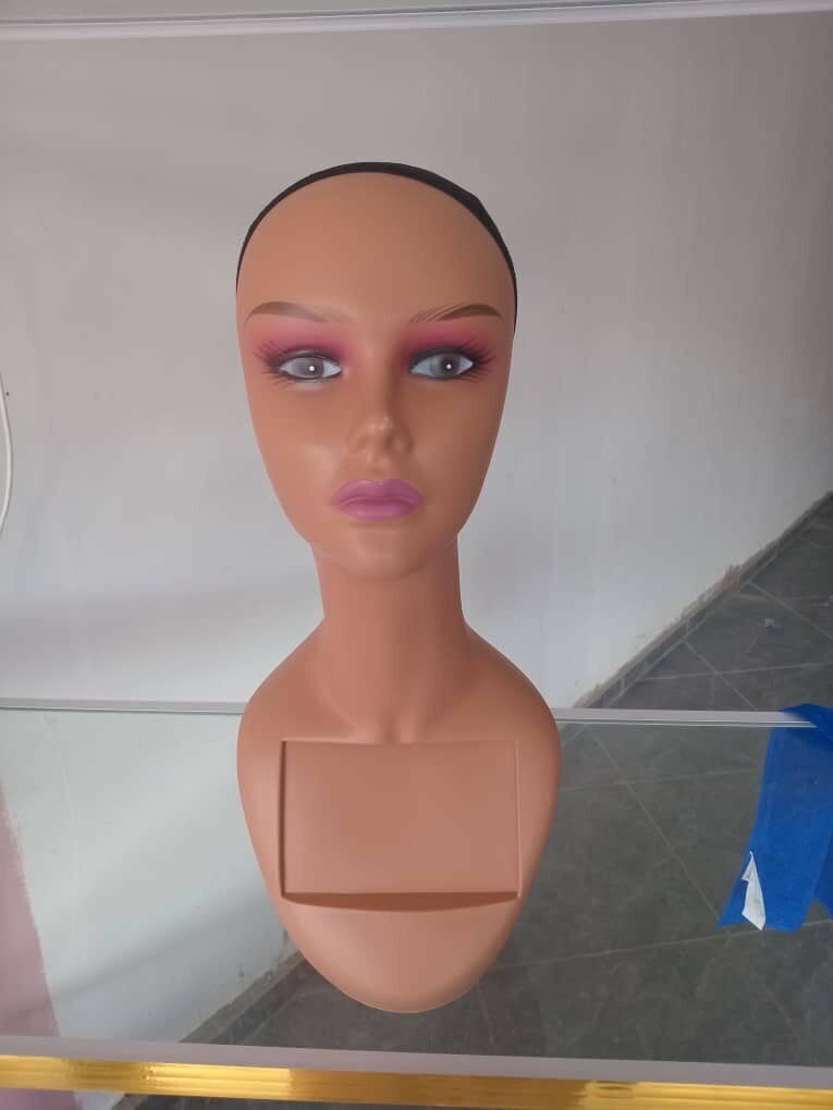 Long neck wig display mannequin