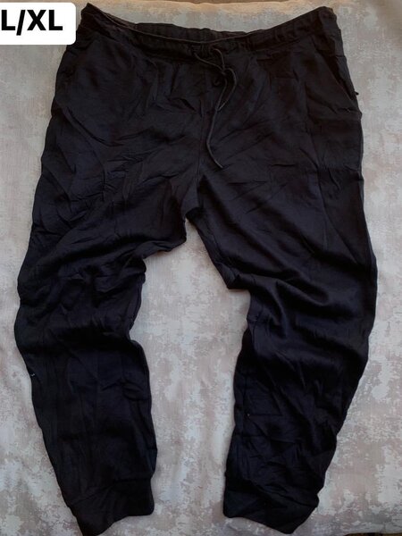 Sweatpants and bottoms